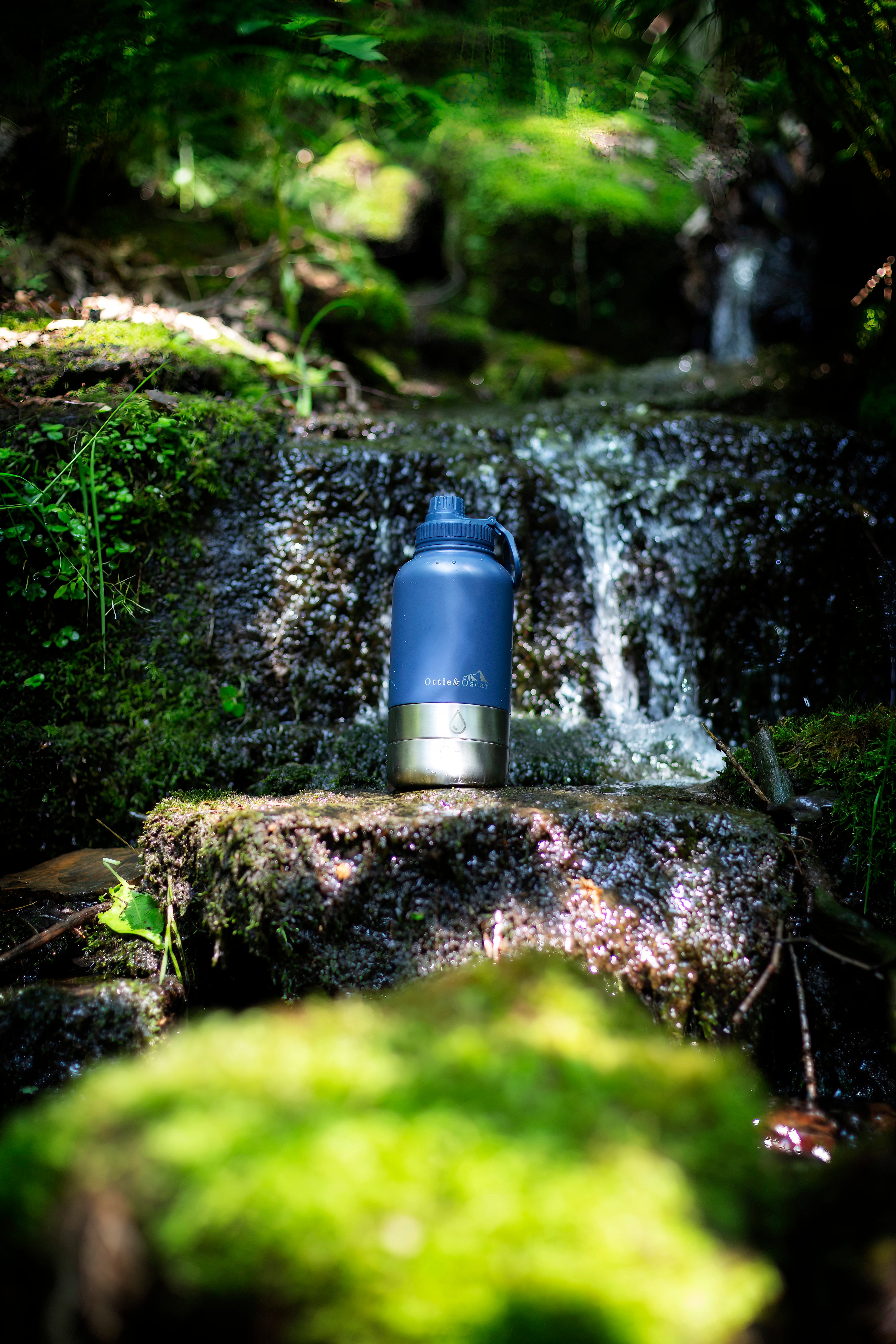 3-in-1 Dog Hydration Bottle & Buddy Bag - Navy