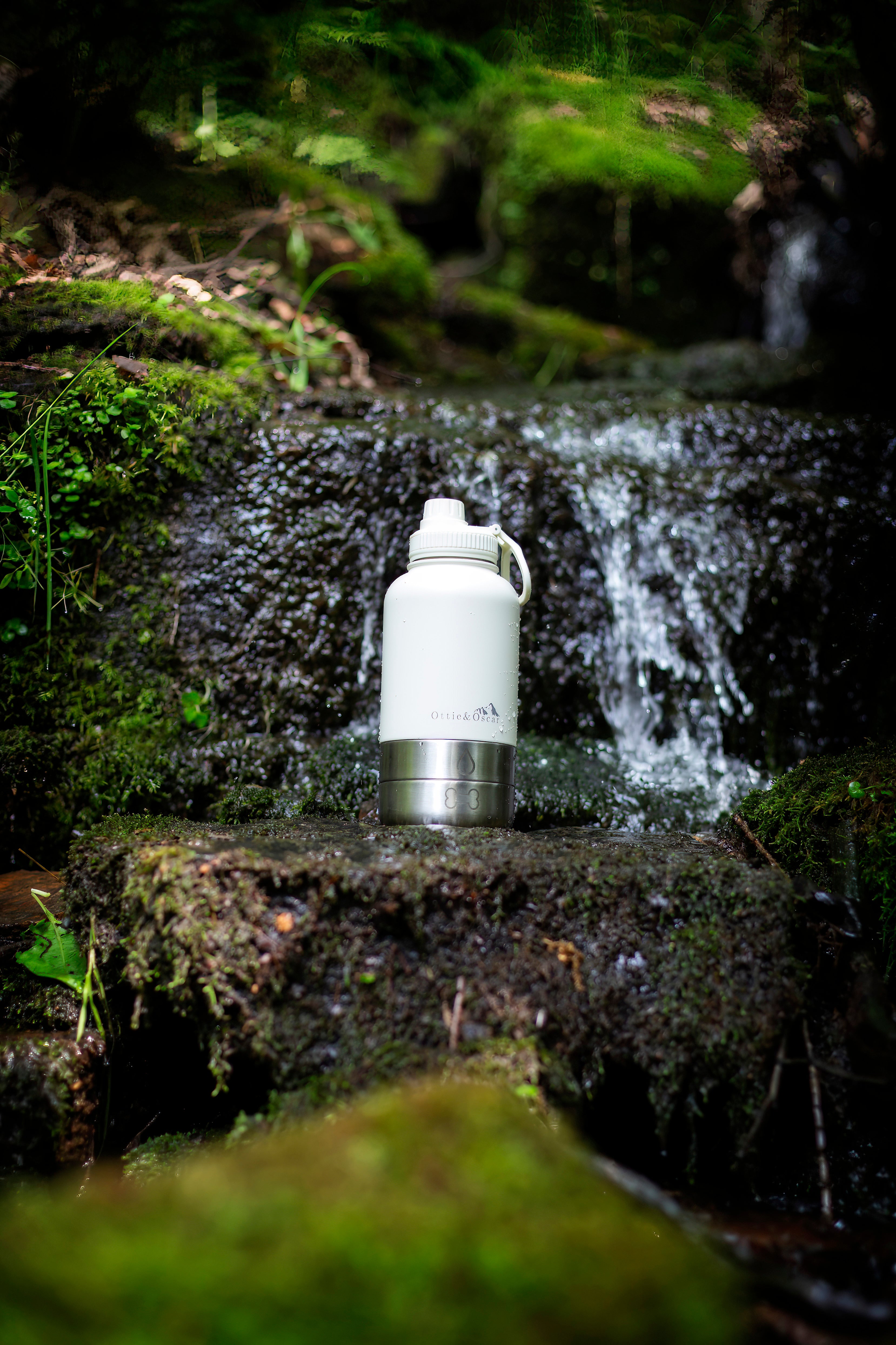 3-in-1 Dog Hydration Bottle & Buddy Bag - White